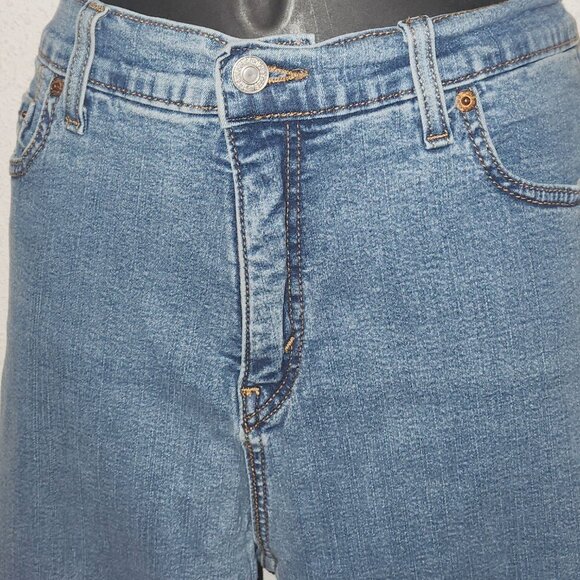 Levi Strauss Ladie's 512 Jeans in size 14M.  30" Waist - Picture 12 of 13
